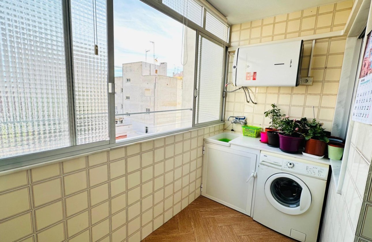 Resale - Apartment -
Torrevieja - Centro