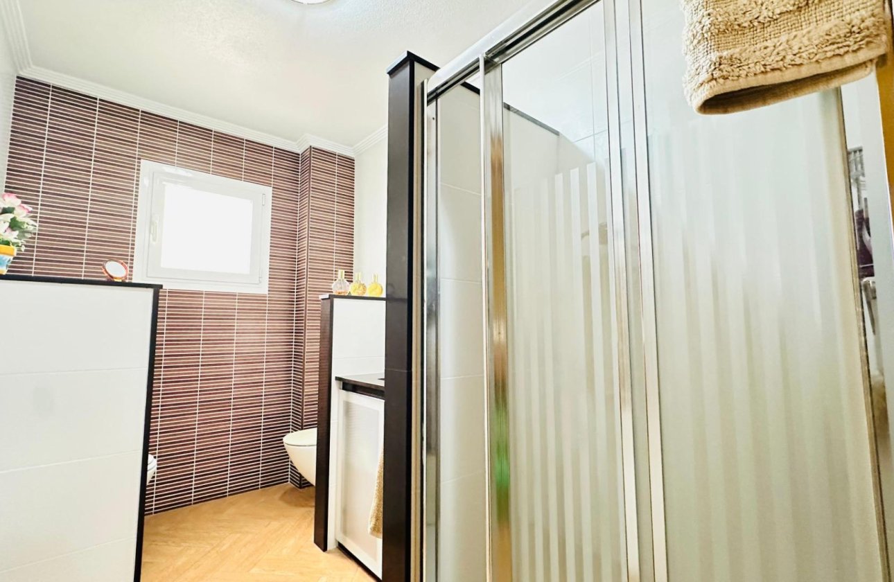 Resale - Apartment -
Torrevieja - Centro