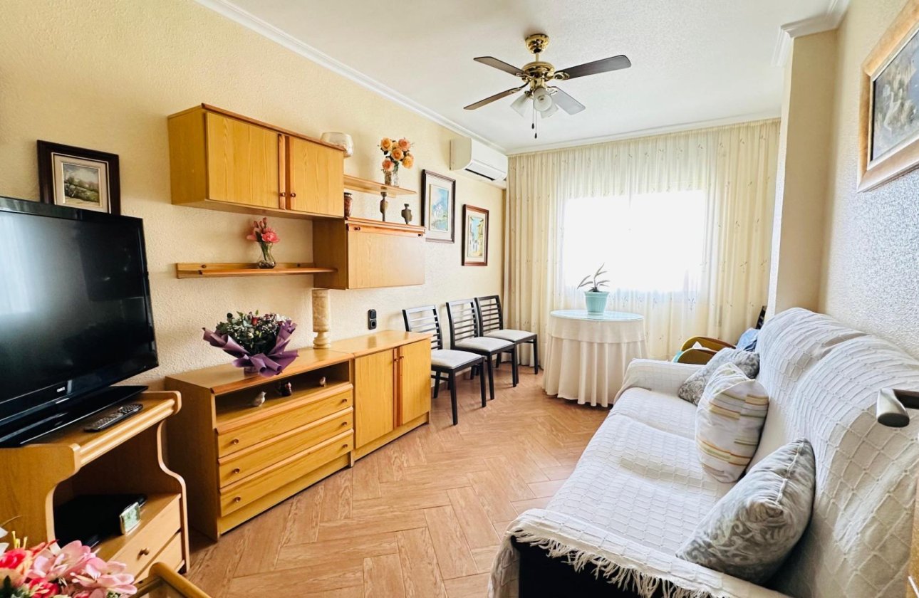 Resale - Apartment -
Torrevieja - Centro