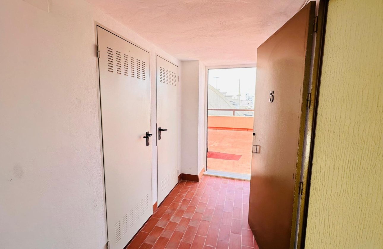 Resale - Apartment -
Torrevieja - Centro