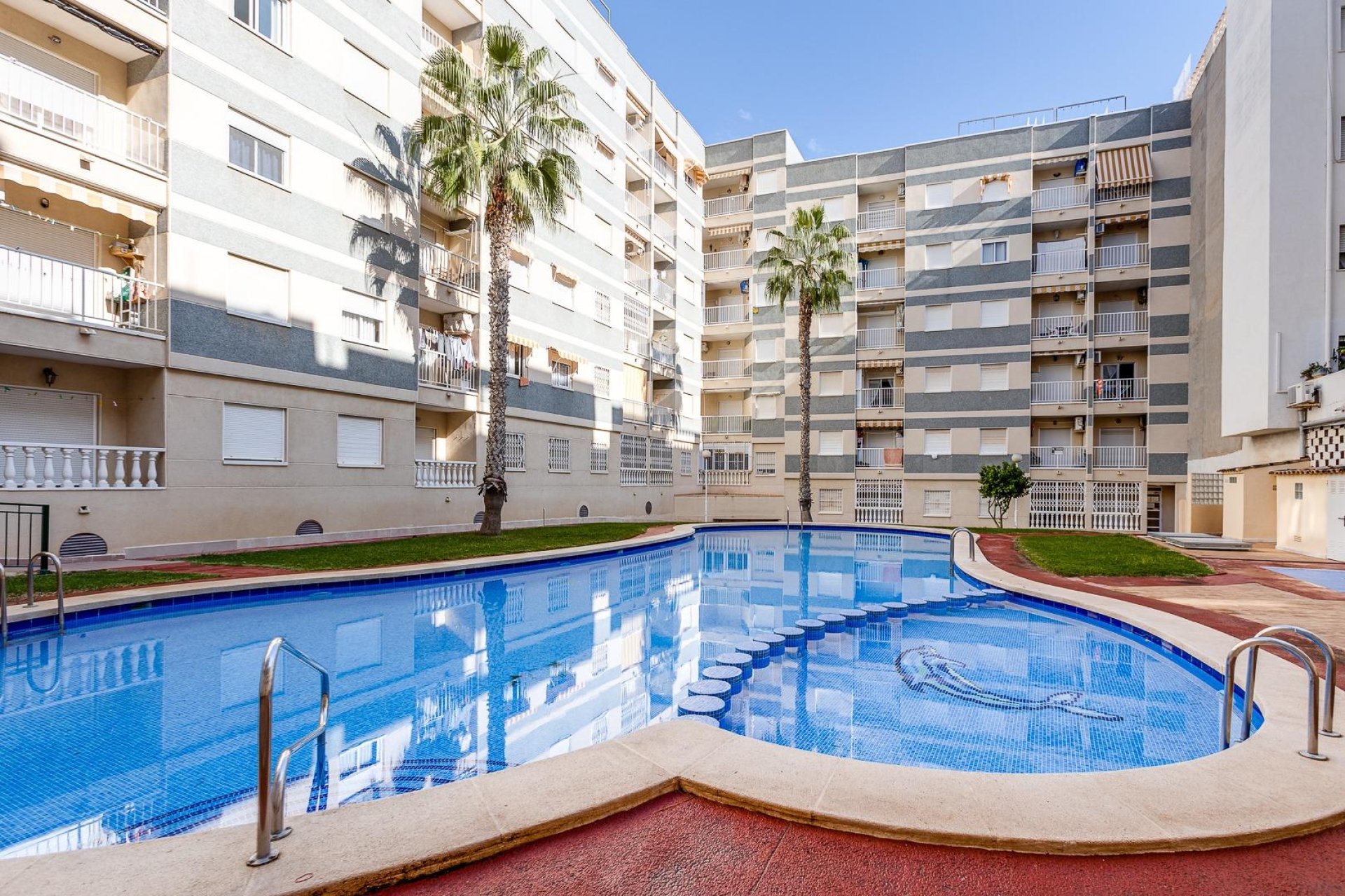 Resale - Apartment -
Torrevieja - Centro