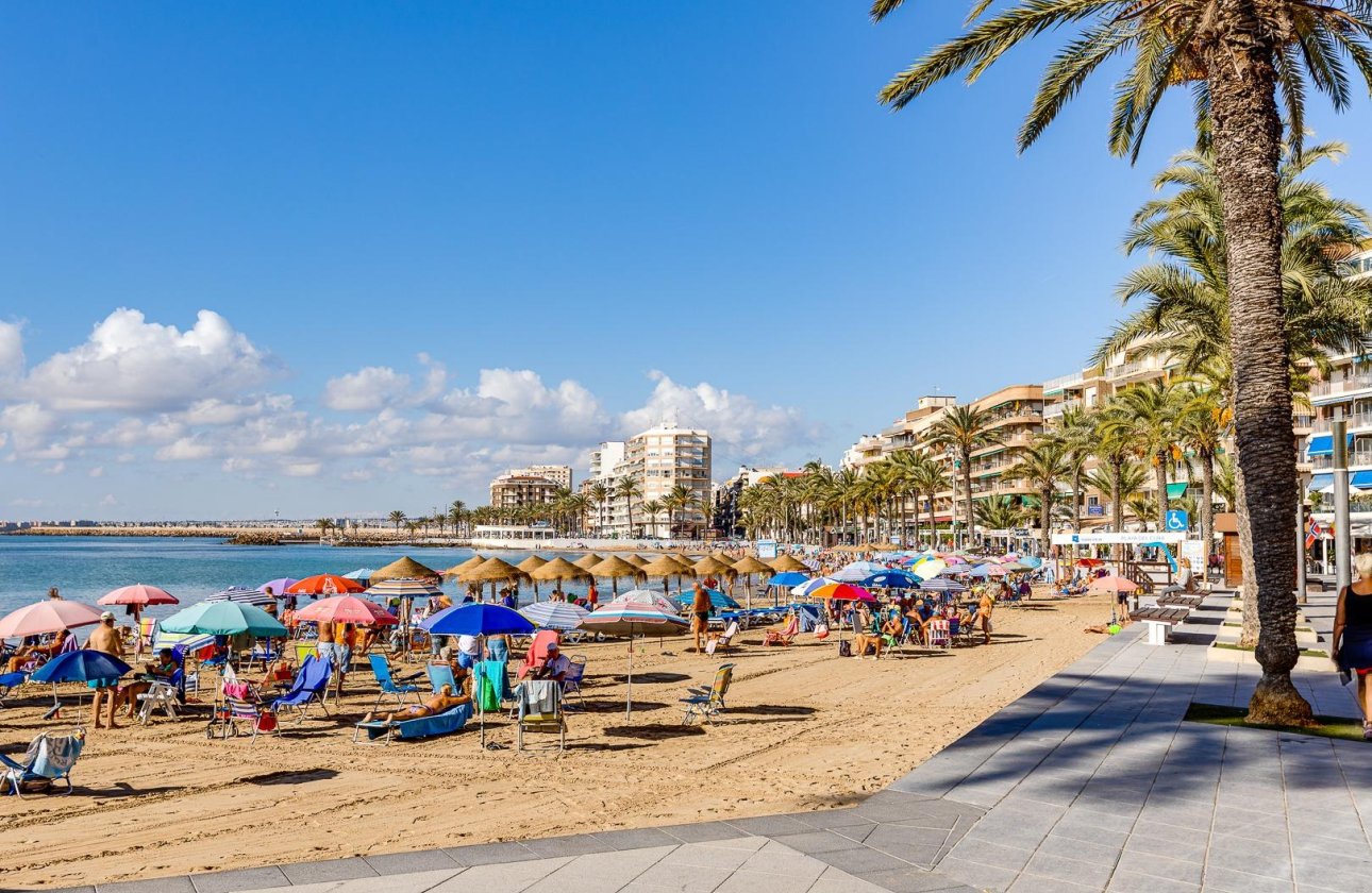 Resale - Apartment -
Torrevieja - Centro