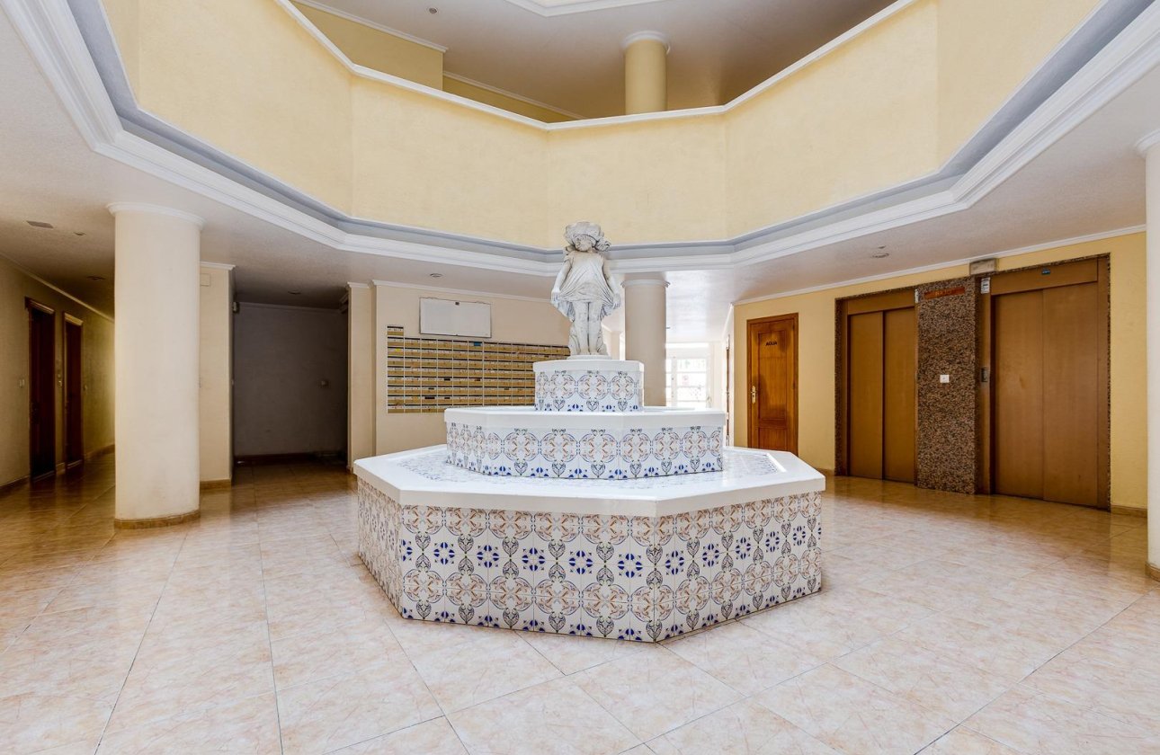 Resale - Apartment -
Torrevieja - Centro