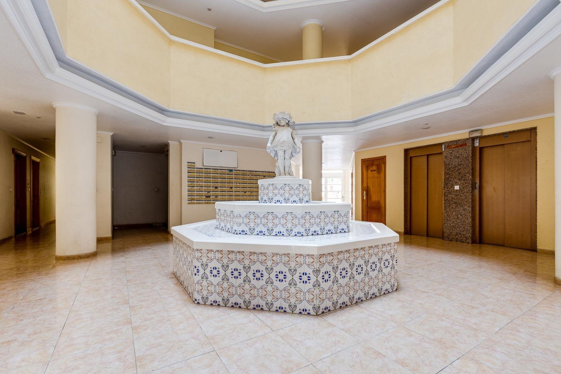 Resale - Apartment -
Torrevieja - Centro