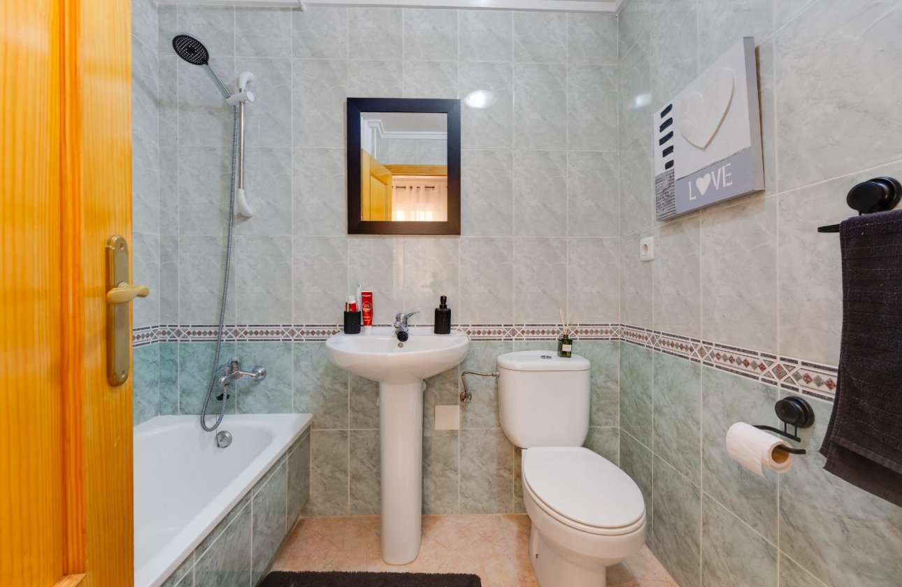 Resale - Apartment -
Torrevieja - Centro