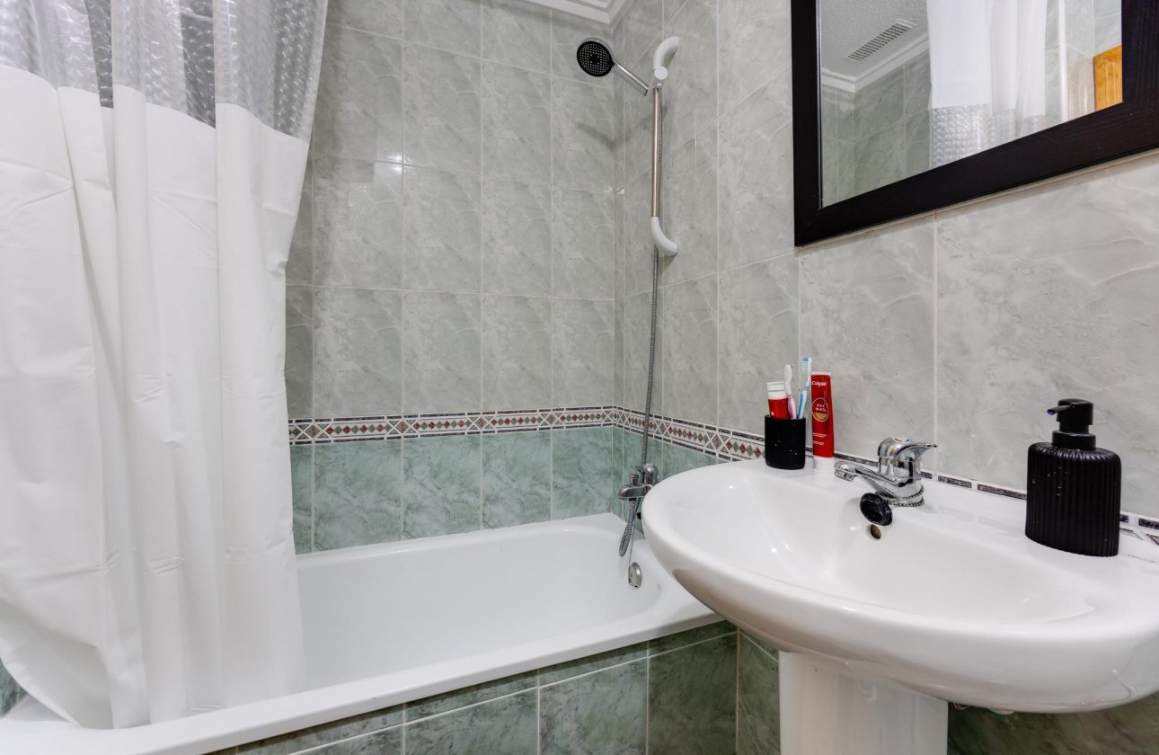 Resale - Apartment -
Torrevieja - Centro