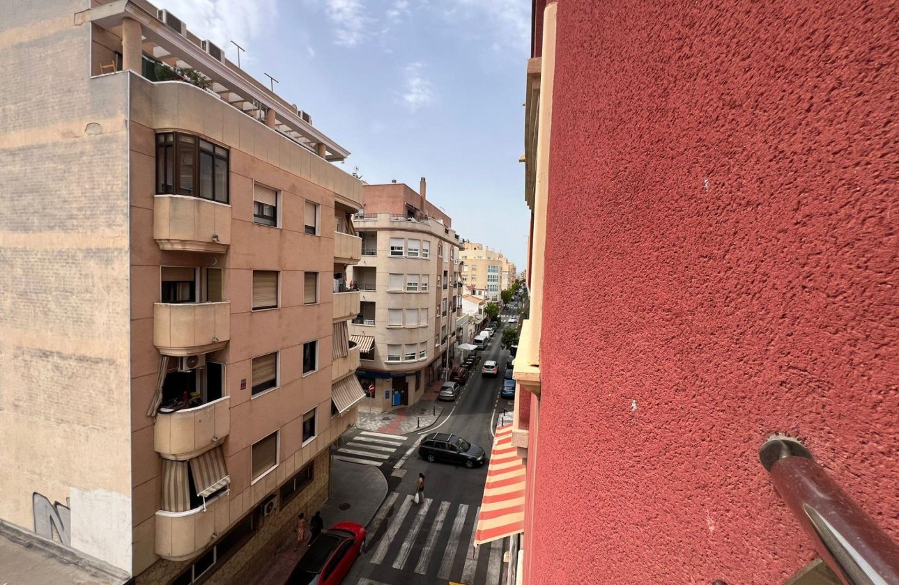 Resale - Apartment -
Torrevieja - Centro