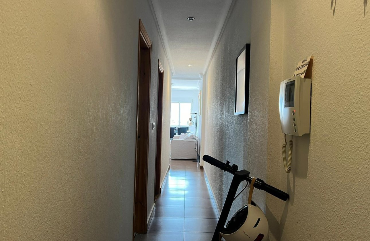 Resale - Apartment -
Torrevieja - Centro