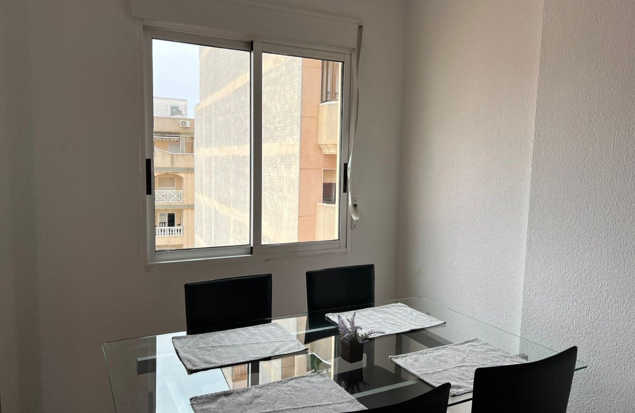 Resale - Apartment -
Torrevieja - Centro