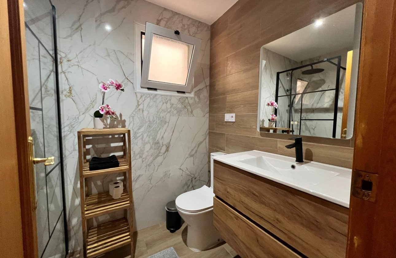 Resale - Apartment -
Torrevieja - Centro