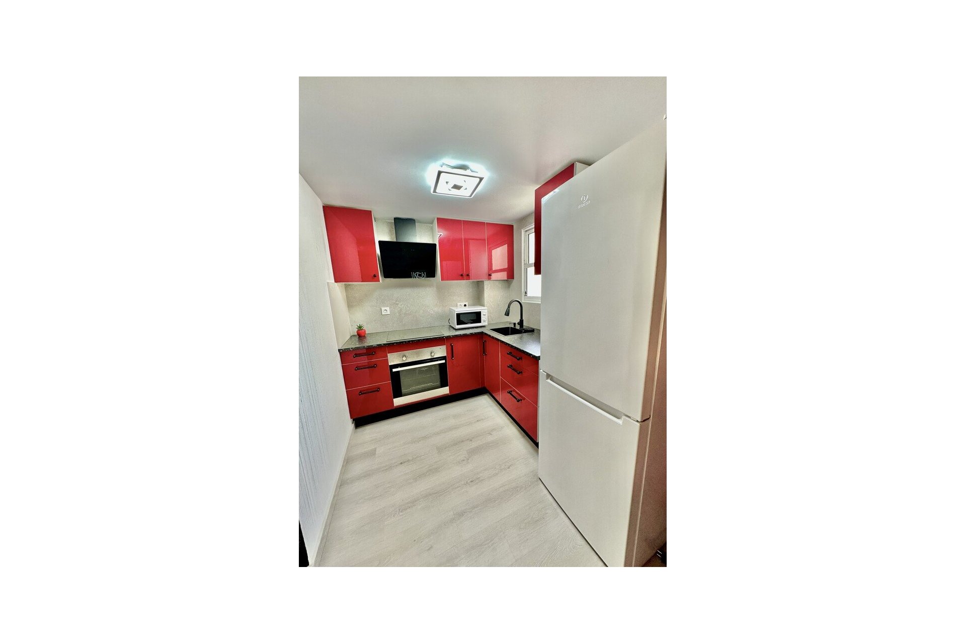 Resale - Apartment -
Torrevieja - Centro