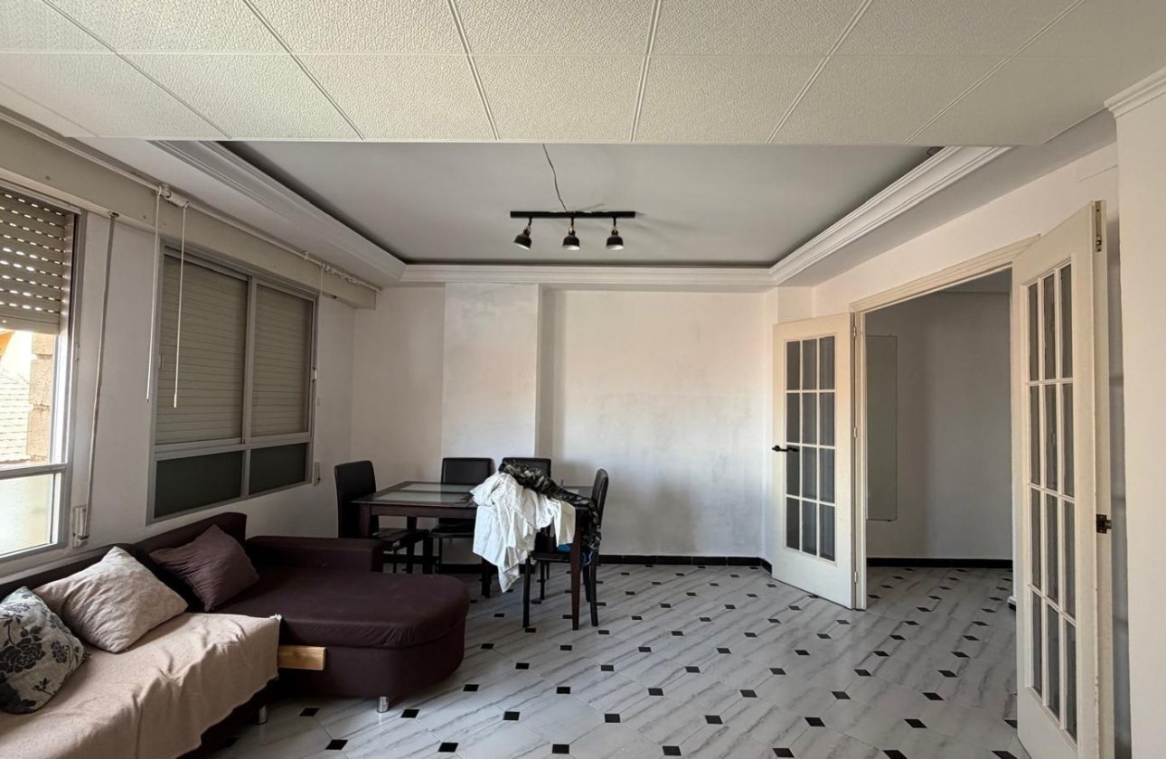 Resale - Apartment -
Torrevieja - Centro