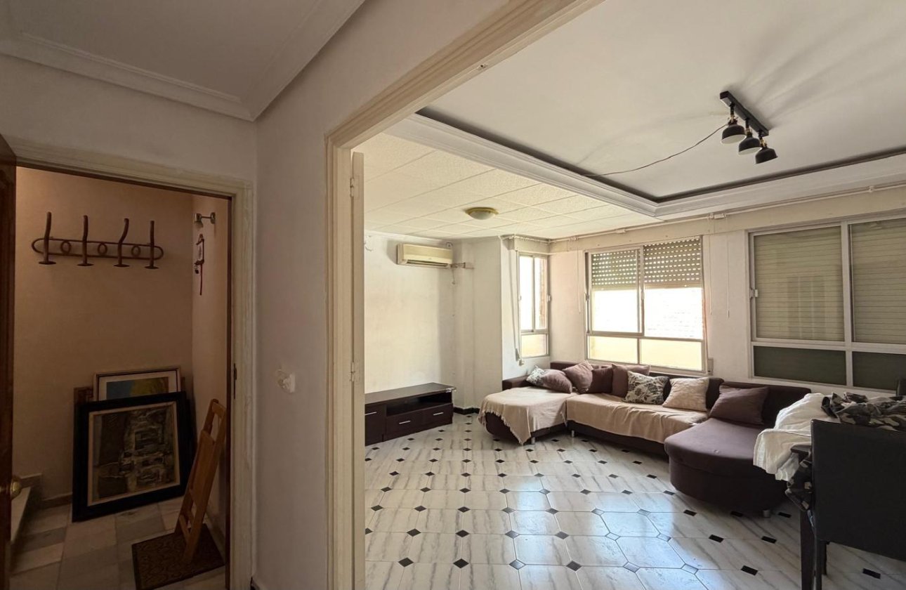 Resale - Apartment -
Torrevieja - Centro