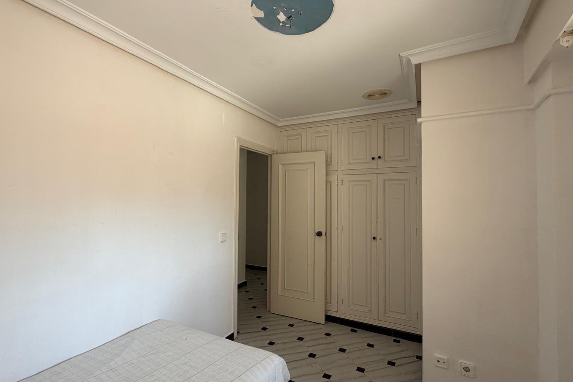 Resale - Apartment -
Torrevieja - Centro