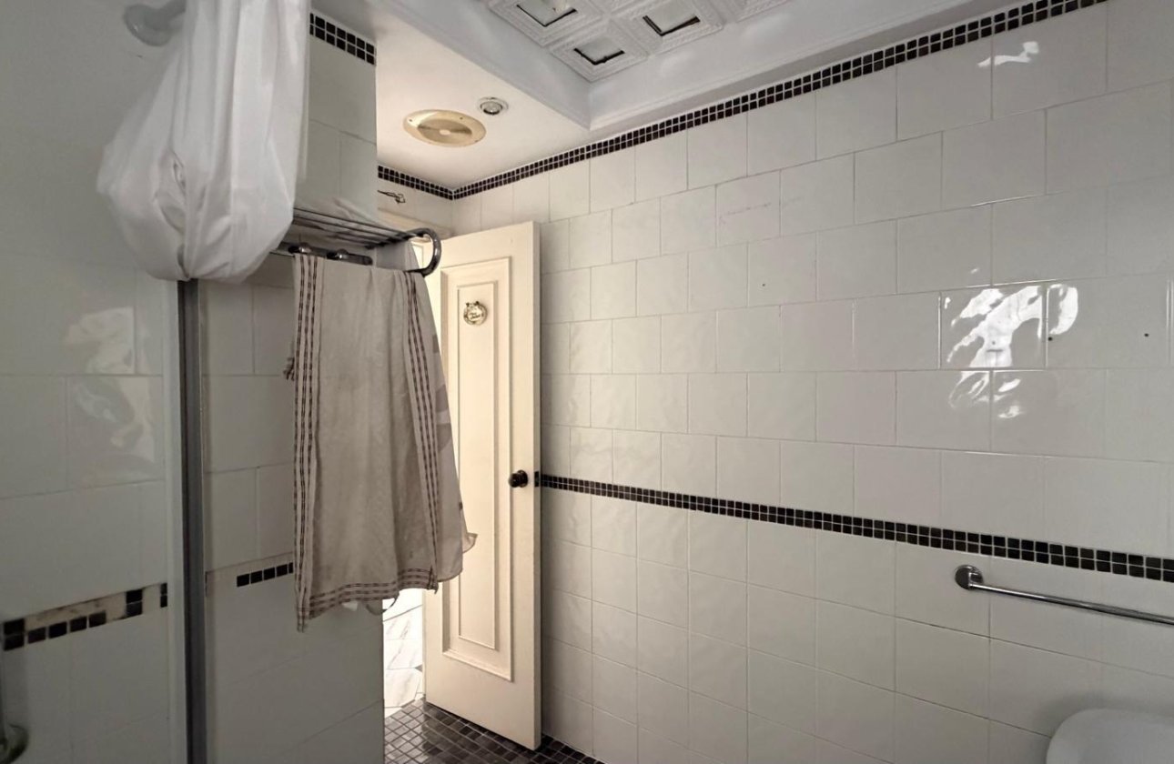 Resale - Apartment -
Torrevieja - Centro