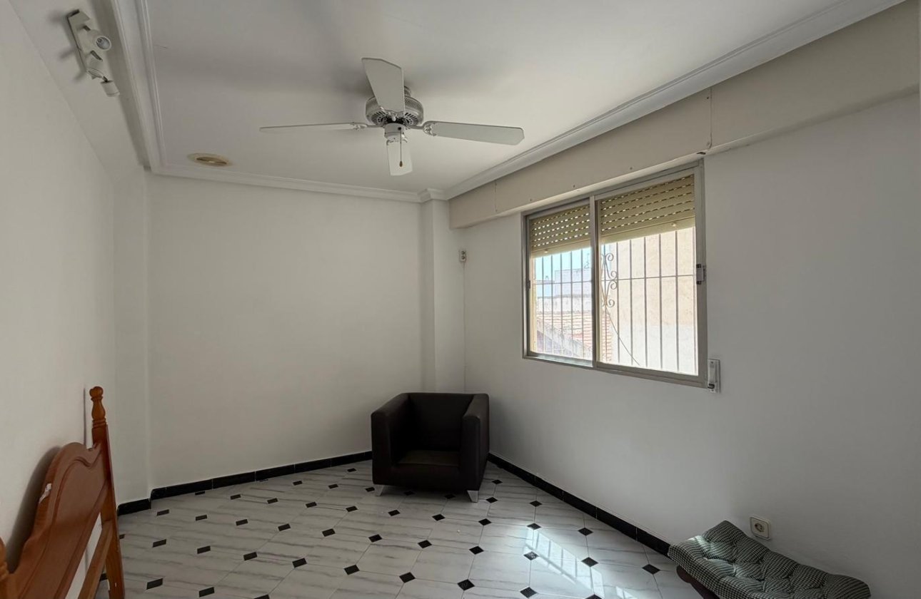 Resale - Apartment -
Torrevieja - Centro