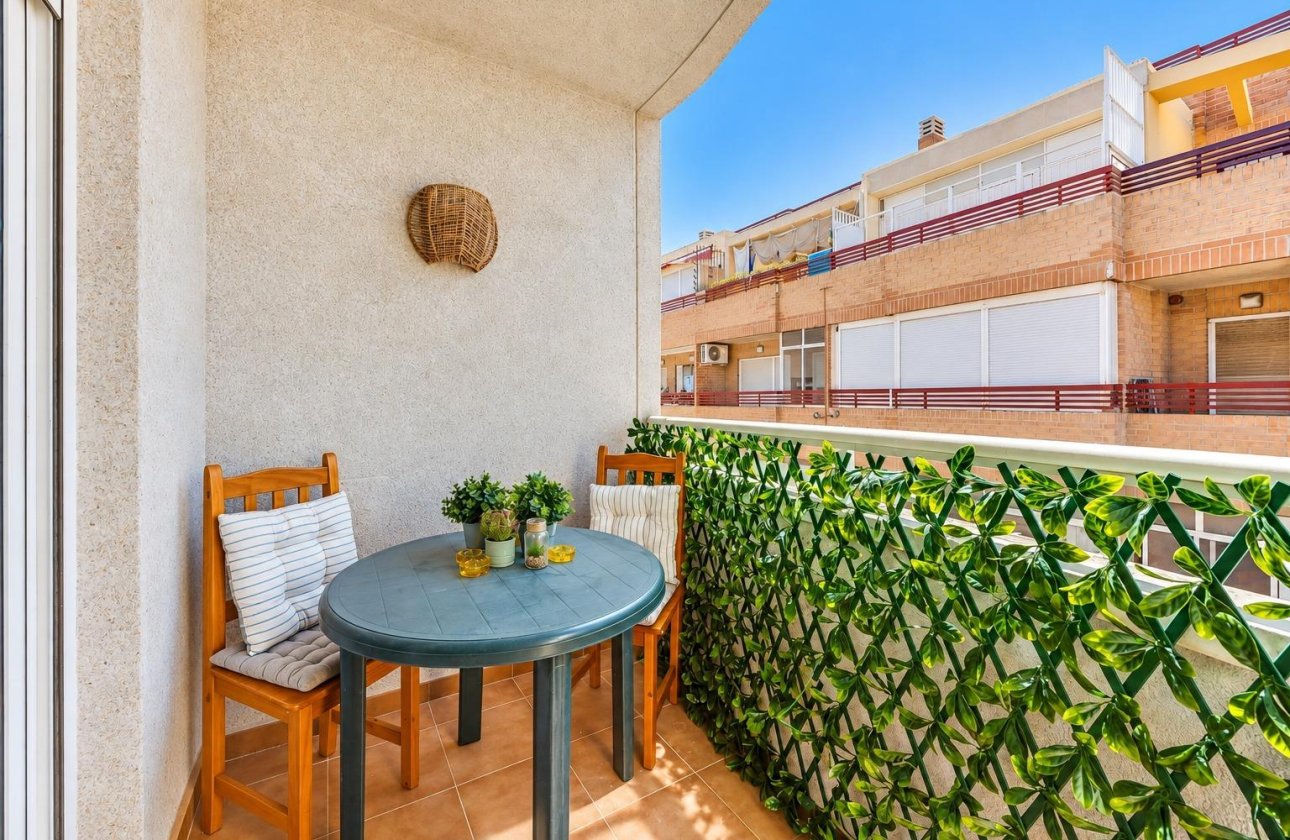 Resale - Apartment -
Torrevieja - Centro