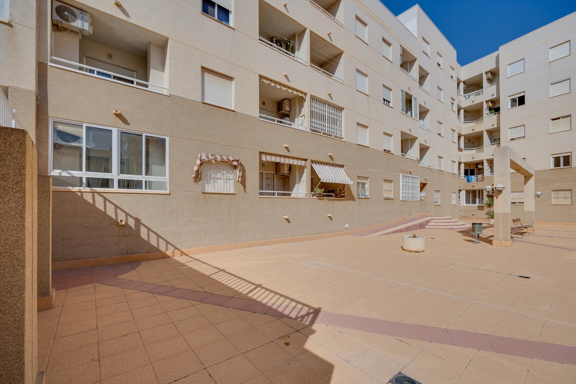 Resale - Apartment -
Torrevieja - Centro