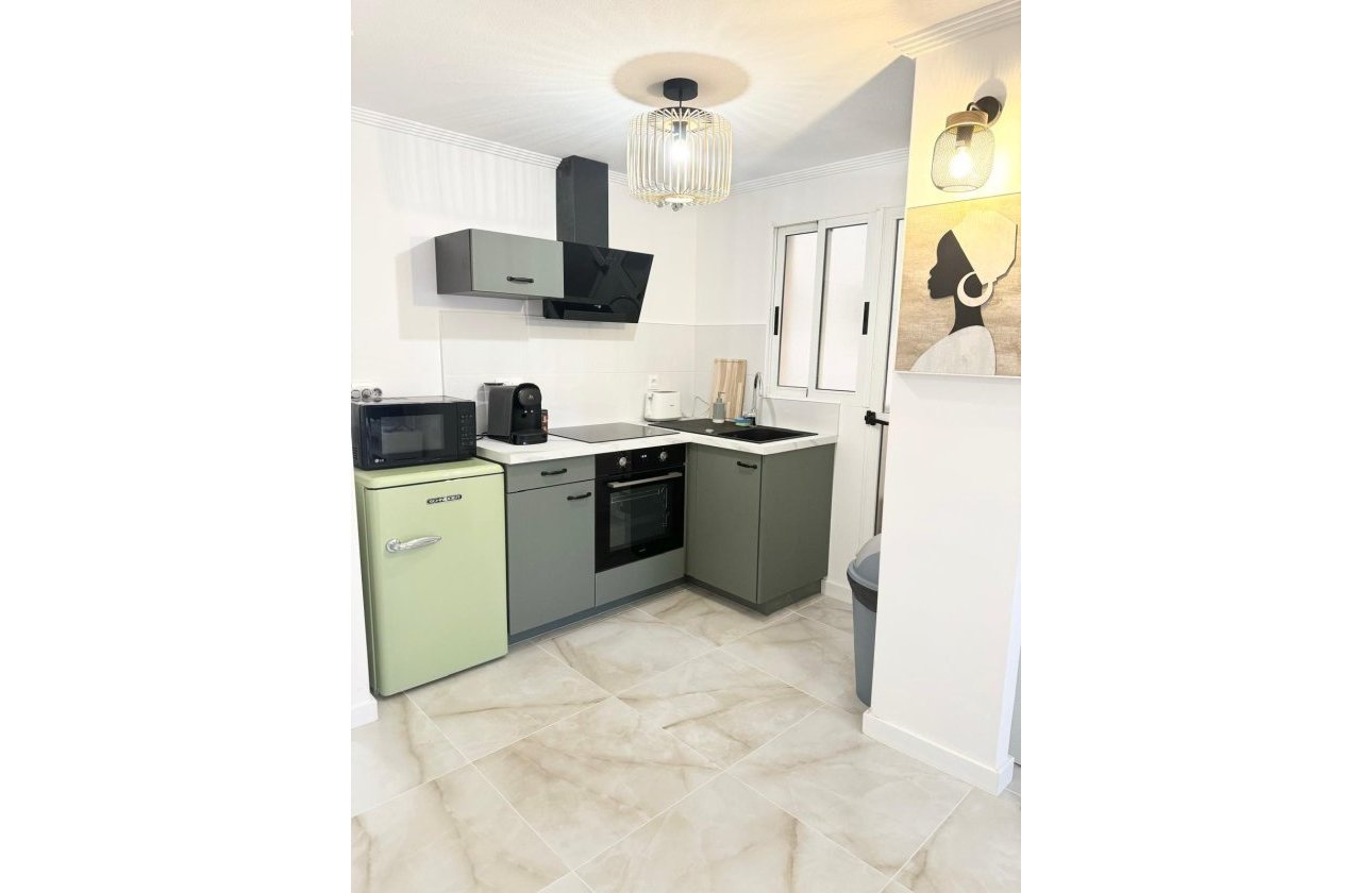 Resale - Apartment -
Torrevieja - Centro
