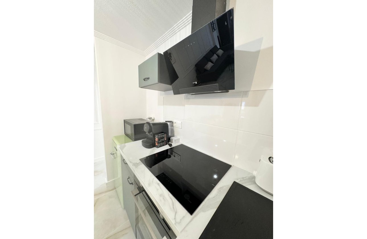 Resale - Apartment -
Torrevieja - Centro
