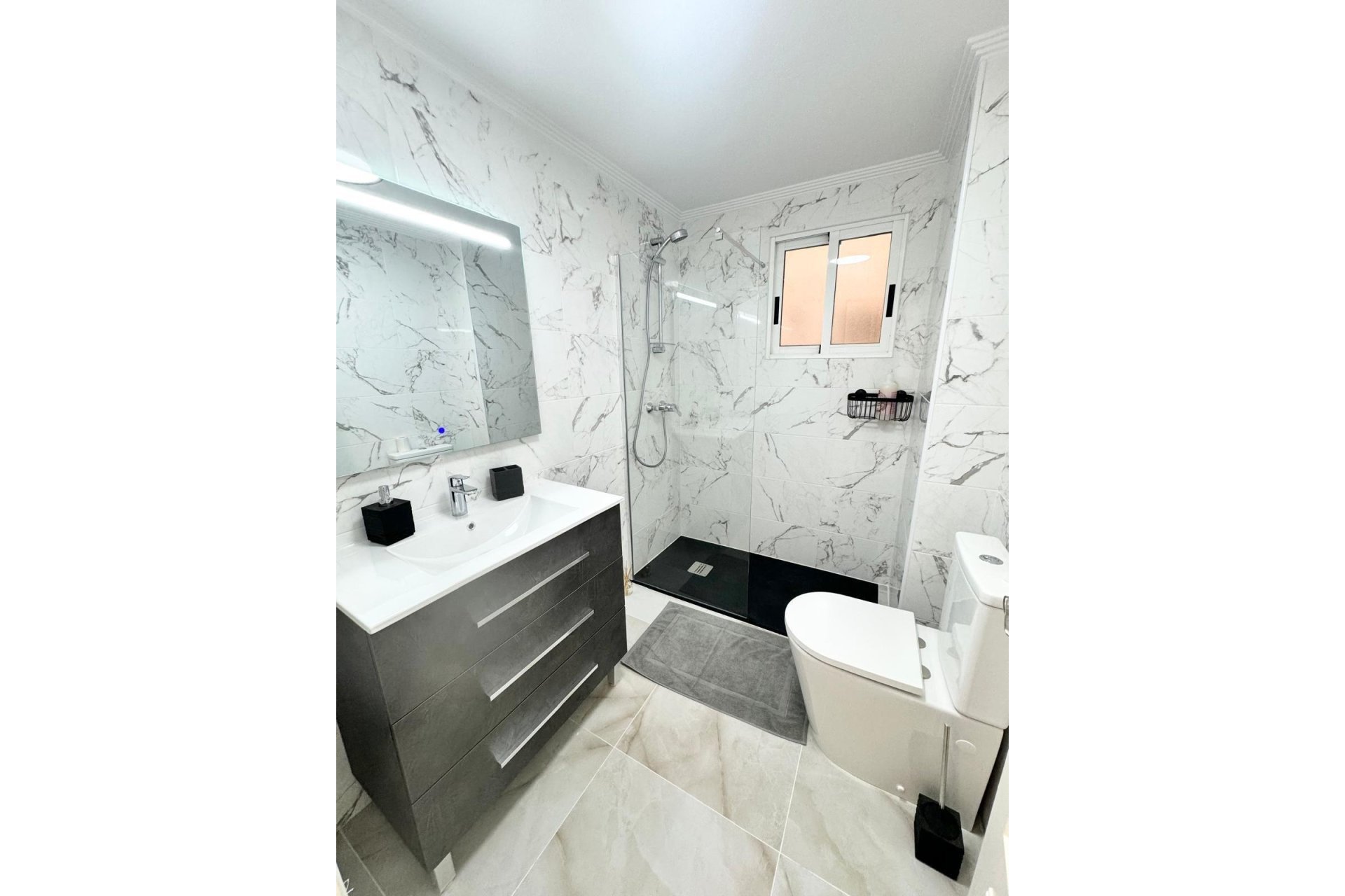 Resale - Apartment -
Torrevieja - Centro