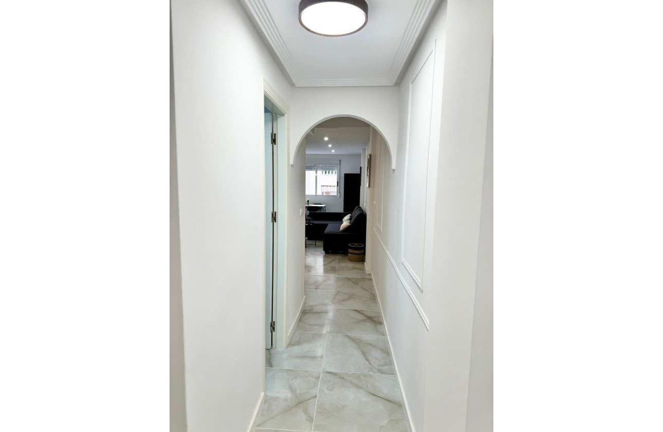 Resale - Apartment -
Torrevieja - Centro