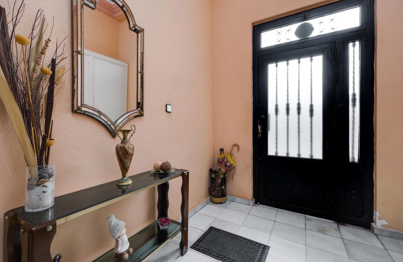 Resale - Apartment -
Torrevieja - Centro