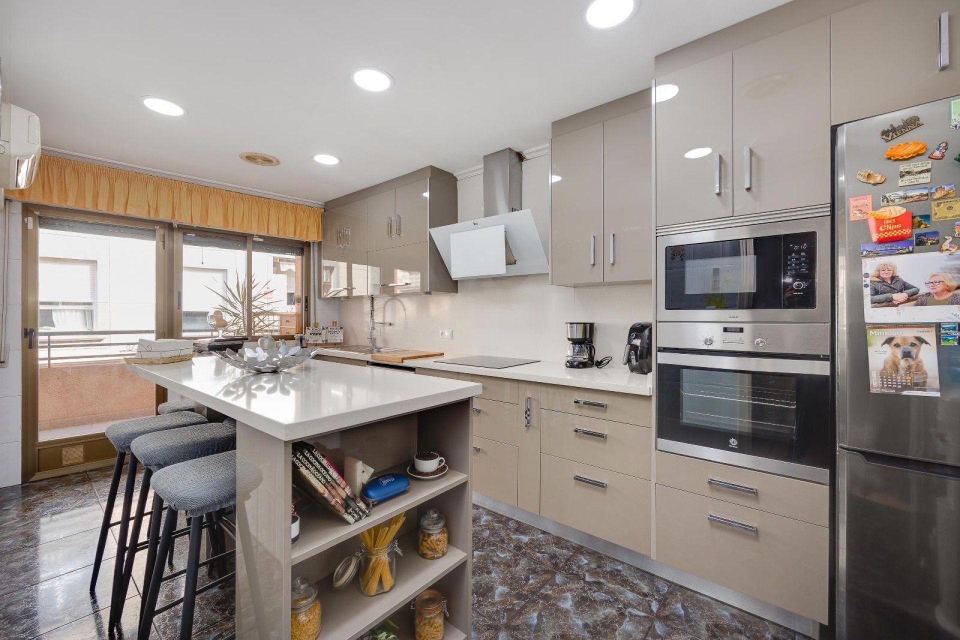 Resale - Apartment -
Torrevieja - Centro