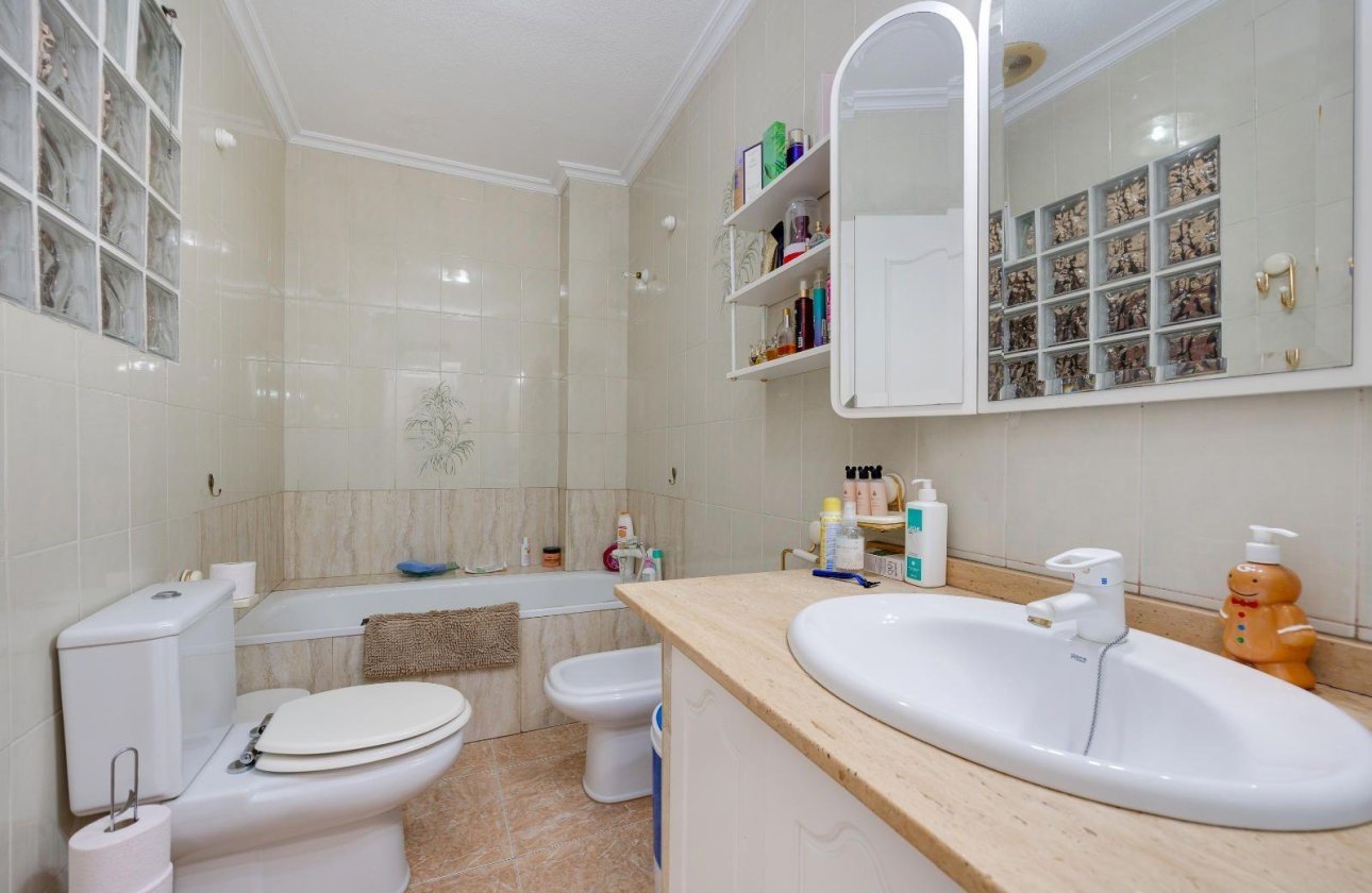 Resale - Apartment -
Torrevieja - Centro