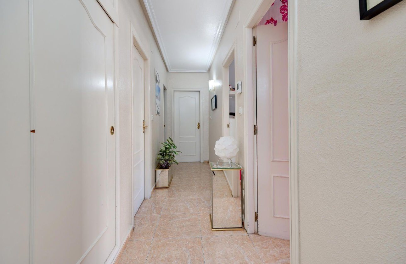 Resale - Apartment -
Torrevieja - Centro