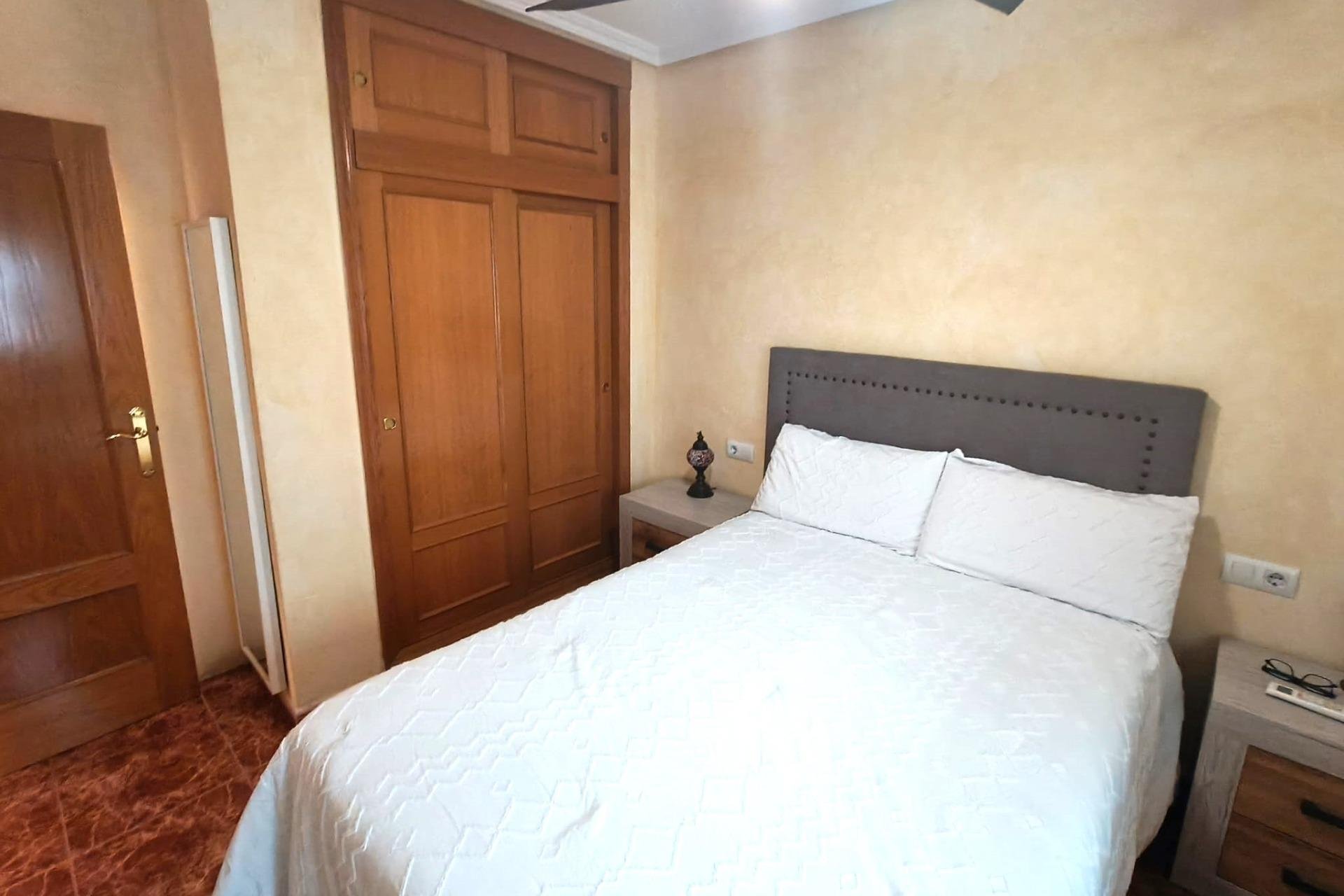Resale - Apartment -
Torrevieja - Centro