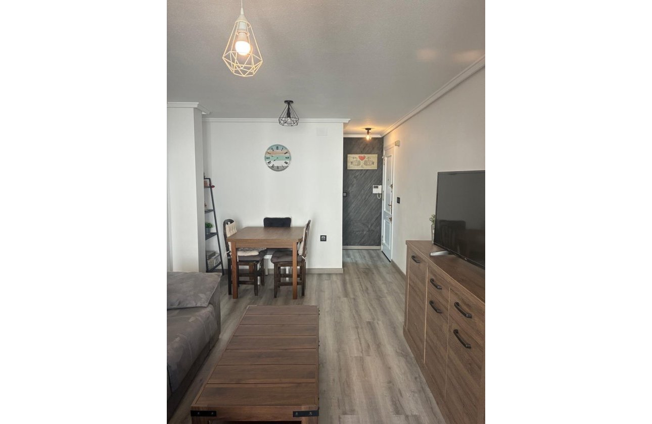 Resale - Apartment -
Torrevieja - Centro
