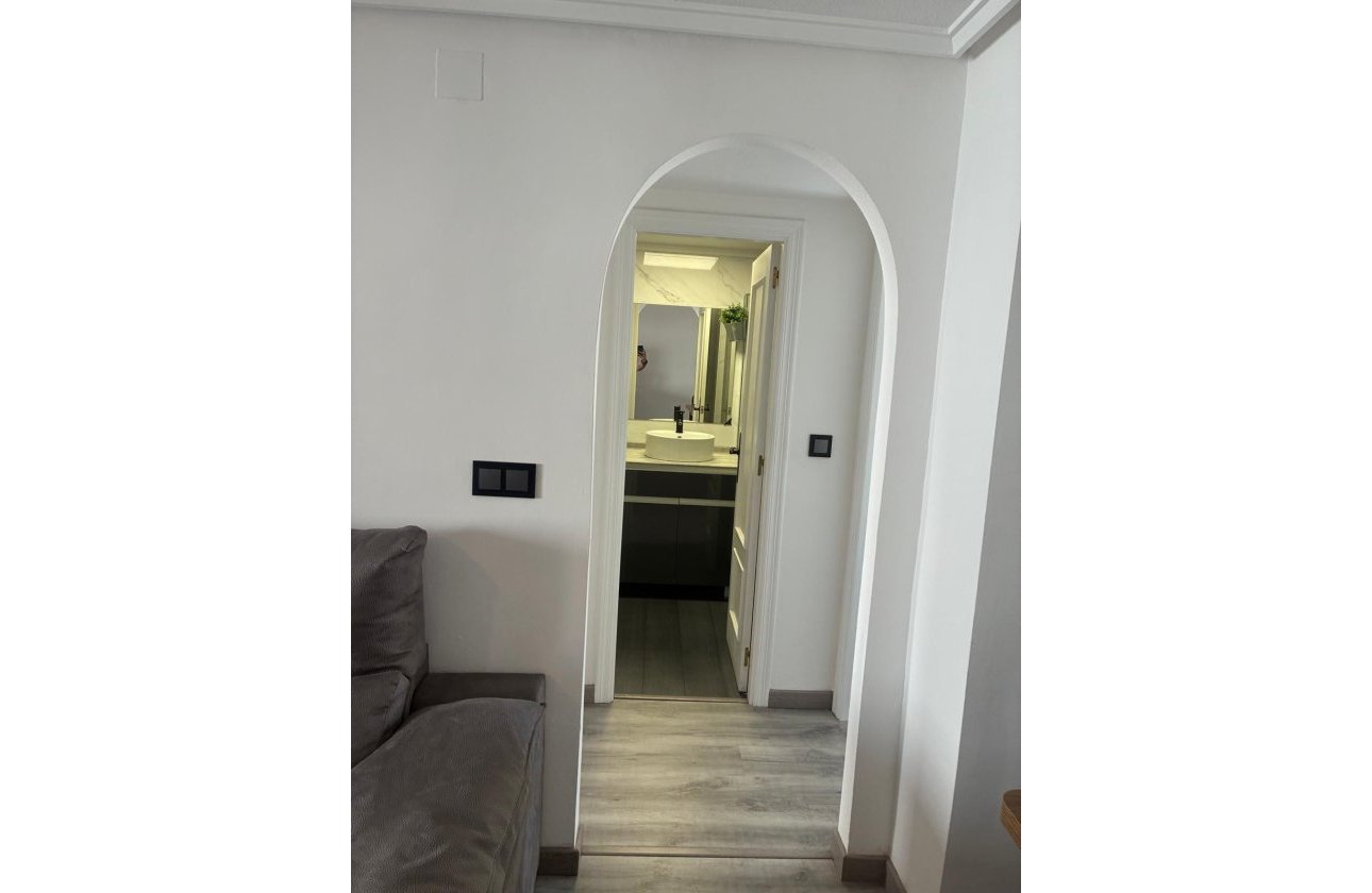 Resale - Apartment -
Torrevieja - Centro
