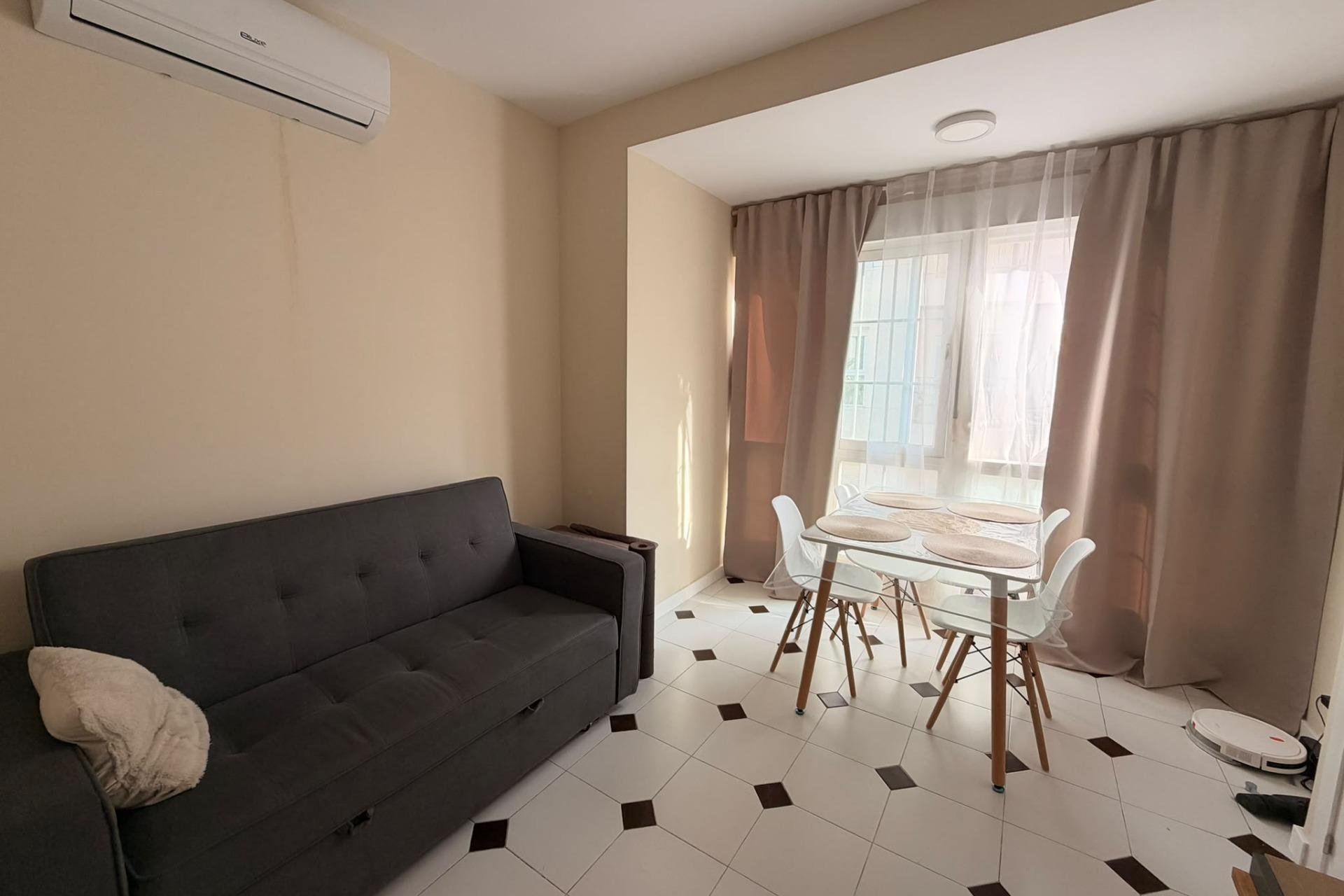Resale - Apartment -
Torrevieja - Centro