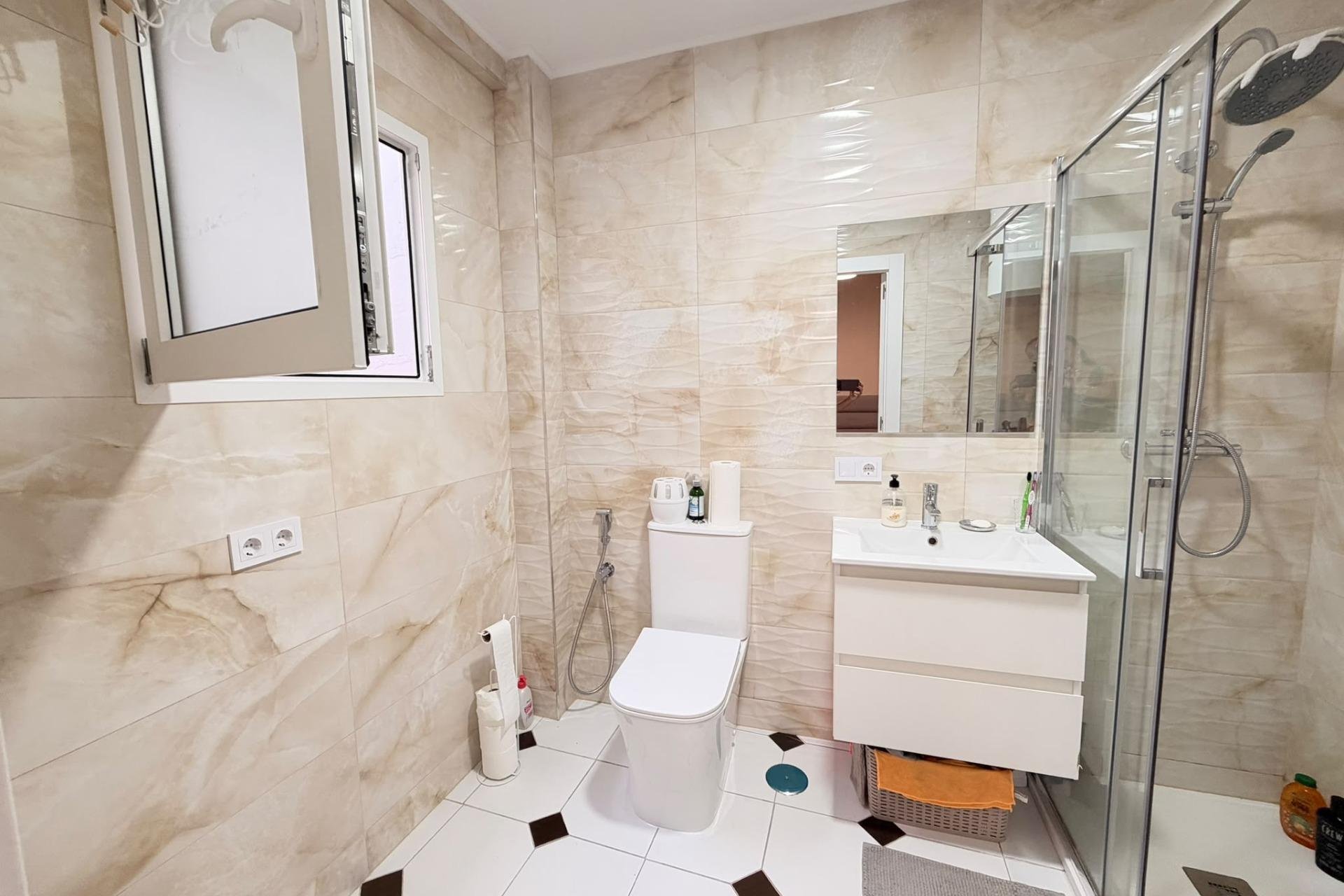 Resale - Apartment -
Torrevieja - Centro