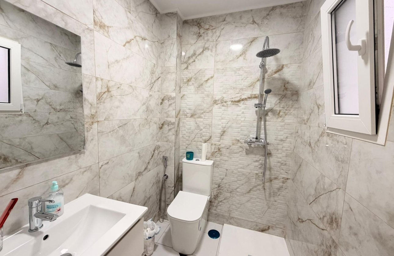 Resale - Apartment -
Torrevieja - Centro