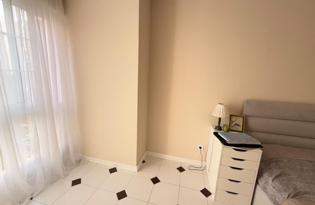Resale - Apartment -
Torrevieja - Centro