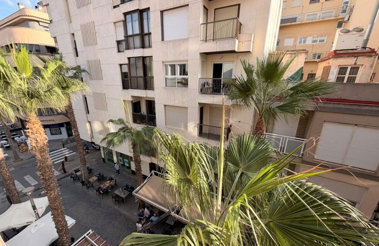 Resale - Apartment -
Torrevieja - Centro
