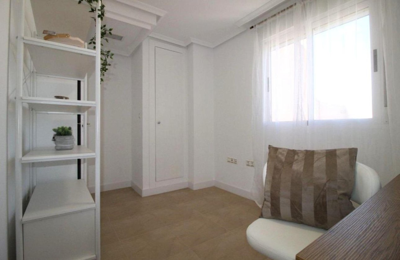 Resale - Apartment -
Torrevieja - Centro