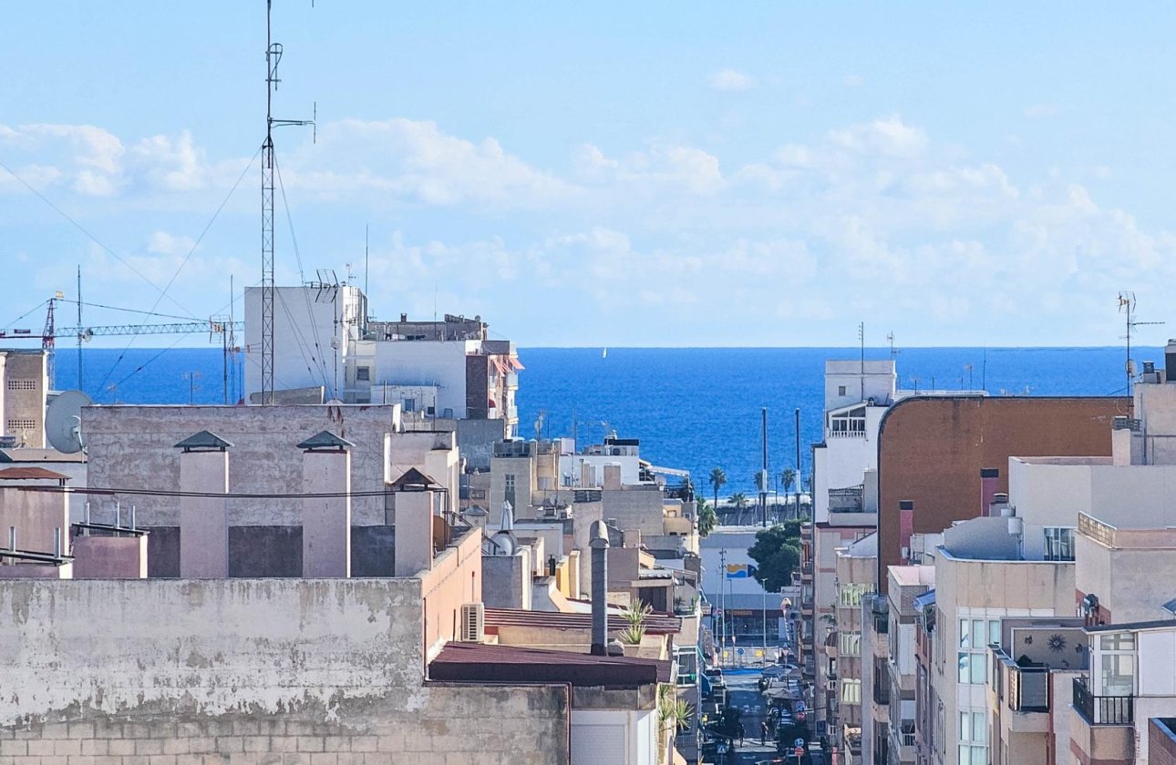 Resale - Apartment -
Torrevieja - Centro