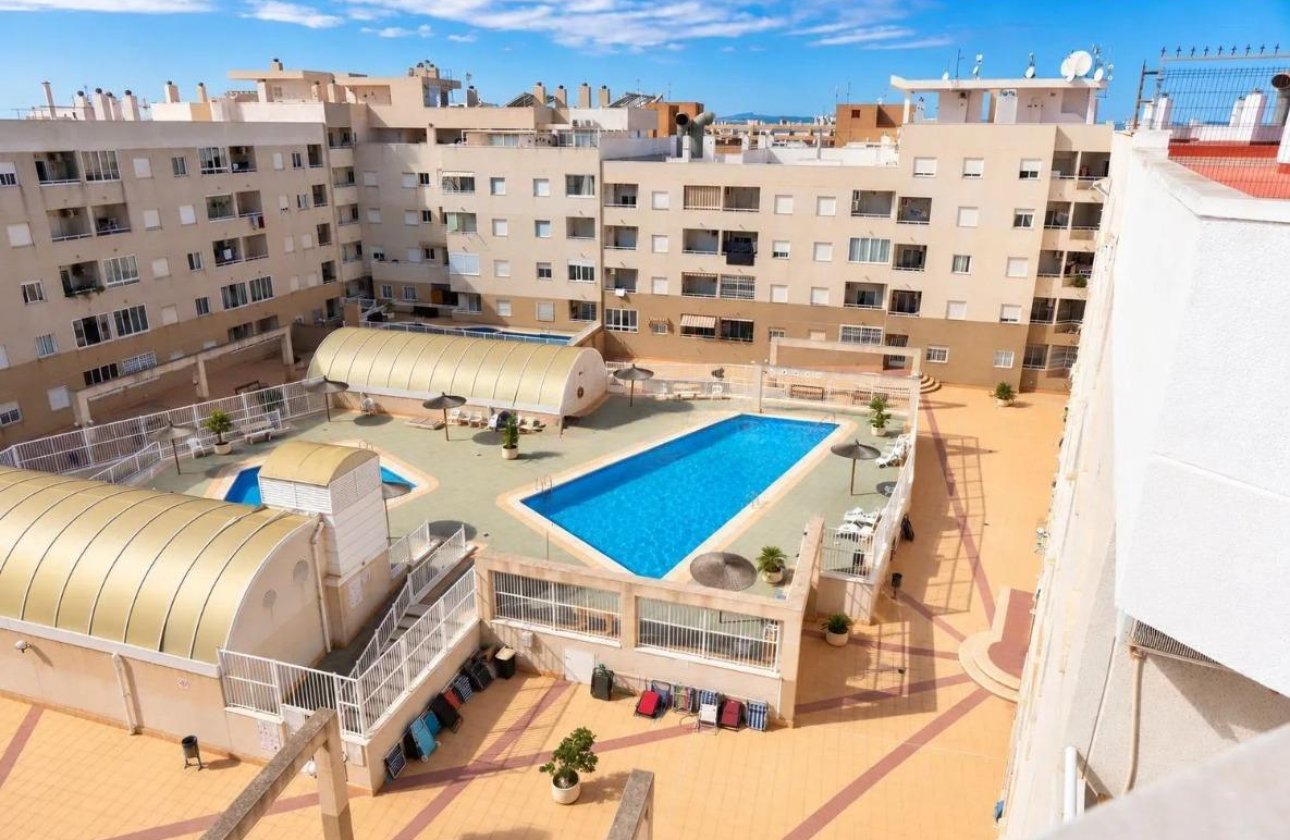 Resale - Apartment -
Torrevieja - Centro