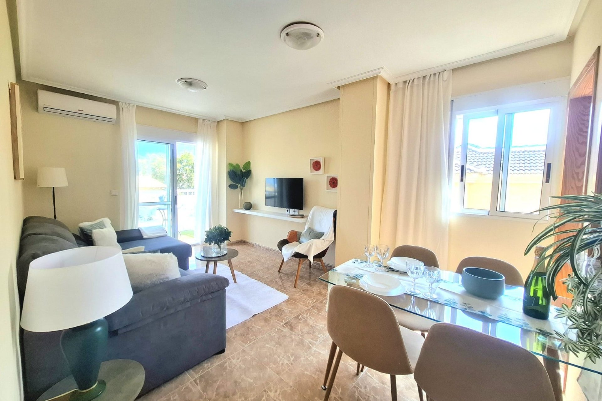 Resale - Apartment -
Torrevieja - Costa Blanca