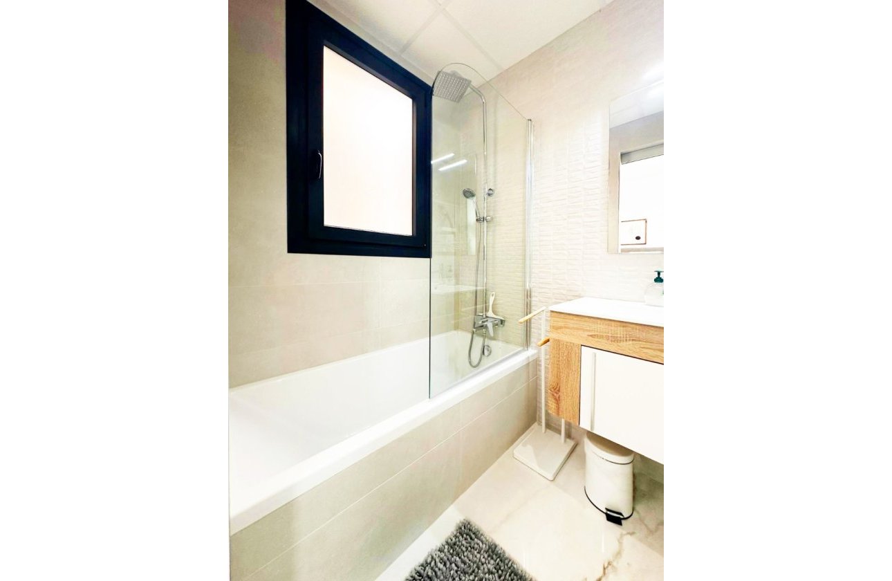 Resale - Apartment -
Torrevieja - Costa Blanca