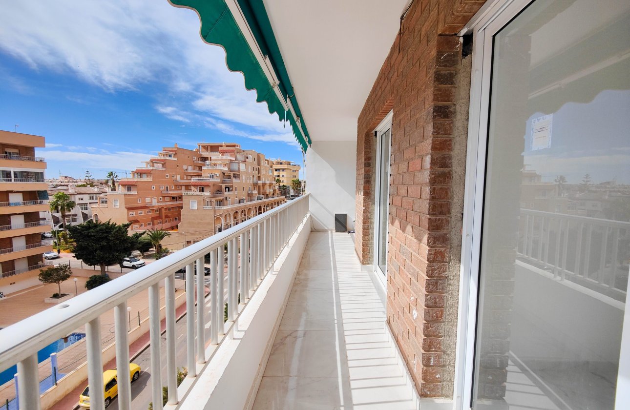 Resale - Apartment -
Torrevieja - Costa Blanca