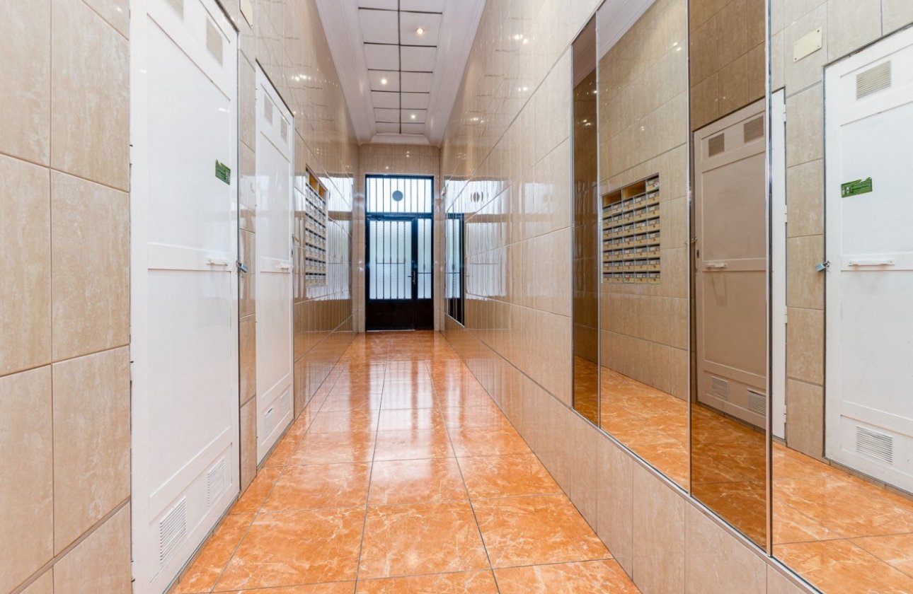 Resale - Apartment -
Torrevieja - Costa Blanca