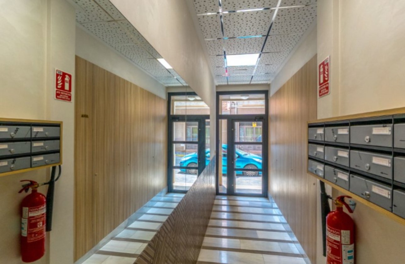 Resale - Apartment -
Torrevieja - Costa Blanca