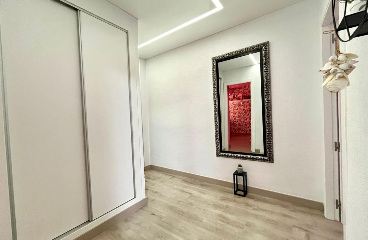 Resale - Apartment -
Torrevieja - Costa Blanca