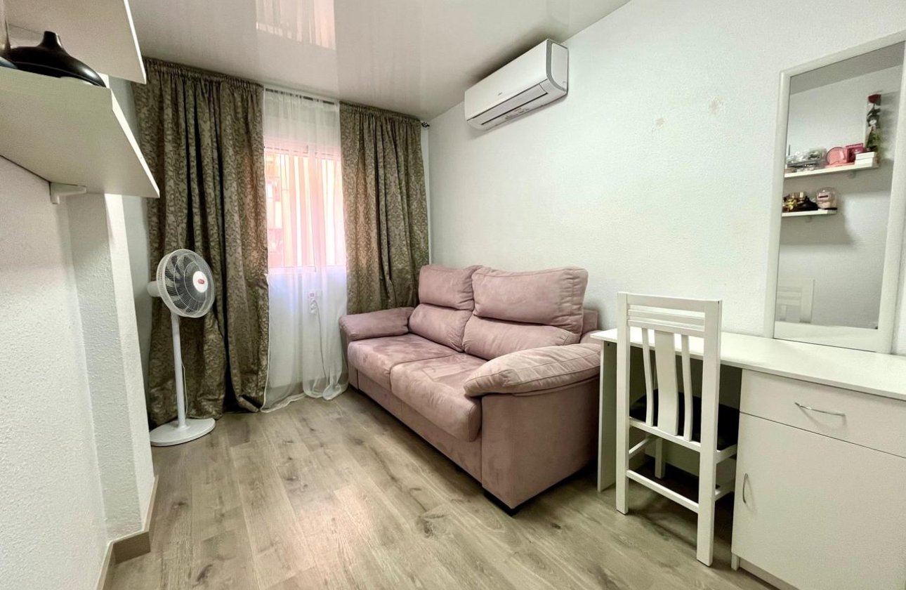 Resale - Apartment -
Torrevieja - Costa Blanca