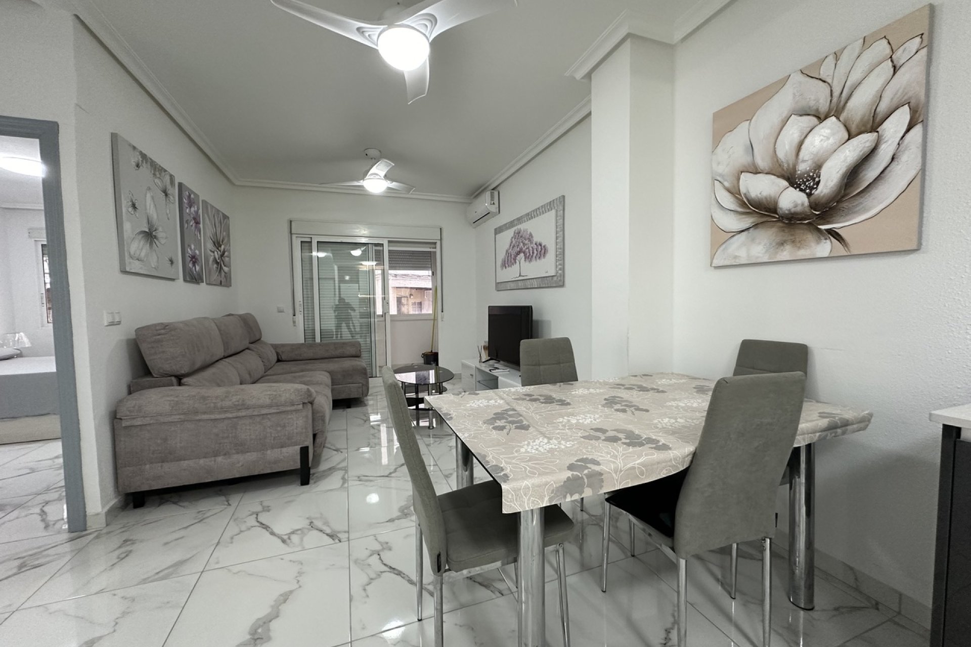 Resale - Apartment -
Torrevieja - Costa Blanca