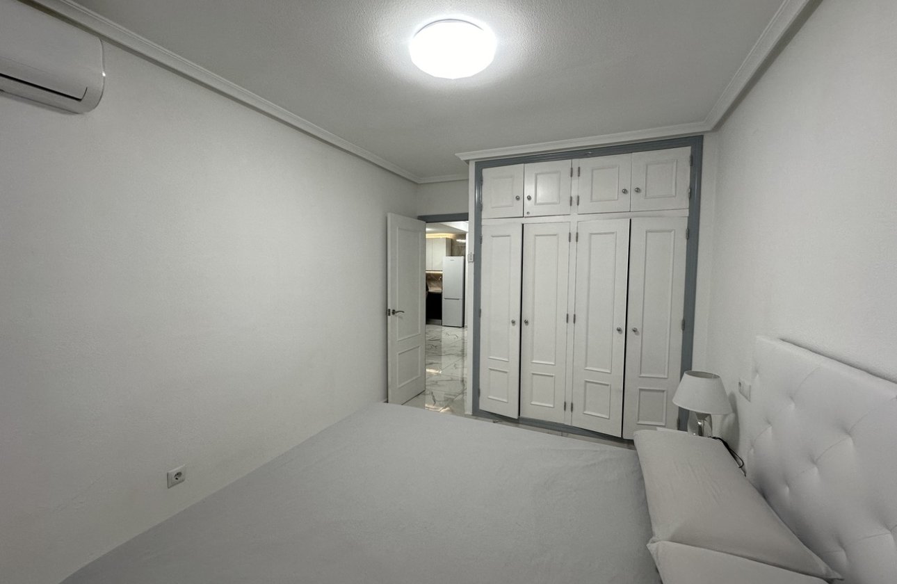 Resale - Apartment -
Torrevieja - Costa Blanca